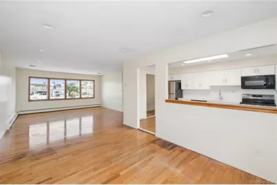 2625 Riverside Drive, Wantagh, NY 11793 - Photo 11
