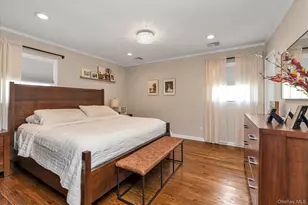 3727 Regent Ln, Wantagh, NY 11793 - Photo 9