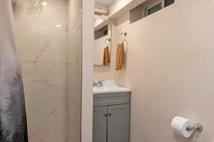 3727 Regent Ln, Wantagh, NY 11793 - Photo 15