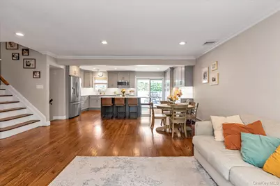 3727 Regent Lane, Wantagh, NY 11793 - Photo 5
