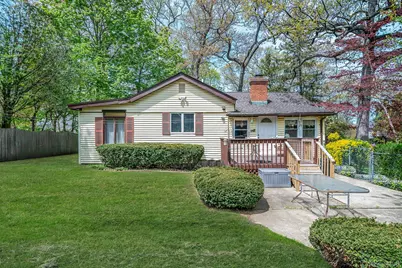 18 Houghton Boulevard, Stony Brook, NY 11790 - Photo 9