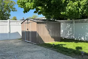4 Lafayette, Copiague, NY 11726 - Photo 9