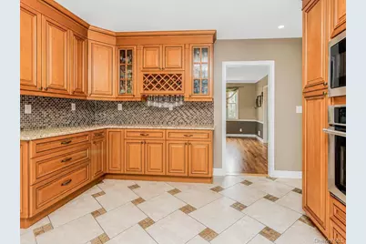 129 Jackson Avenue, Pelham, NY 10803 - Photo 11