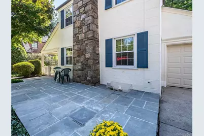 109 Chase Road, Manhasset, NY 11030 - Photo 3