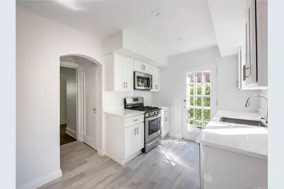 109 Chase Road, Manhasset, NY 11030 - Photo 15