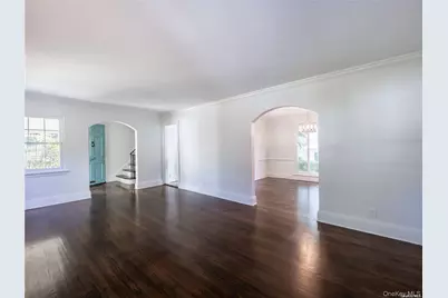 109 Chase Road, Manhasset, NY 11030 - Photo 11