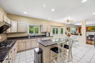 4 Penn Ct, East Setauket, NY 11733 - Photo 9