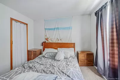561 Chestnut Street, Lindenhurst, NY 11757 - Photo 9