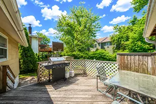 561 Chestnut St, Lindenhurst, NY 11757 - Photo 15