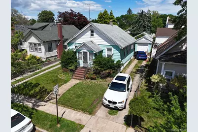185 S Brookside Avenue, Freeport, NY 11520 - Photo 1