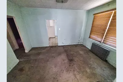 185 S Brookside Avenue, Freeport, NY 11520 - Photo 3