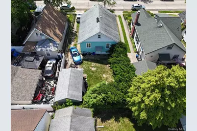 185 S Brookside Avenue, Freeport, NY 11520 - Photo 9