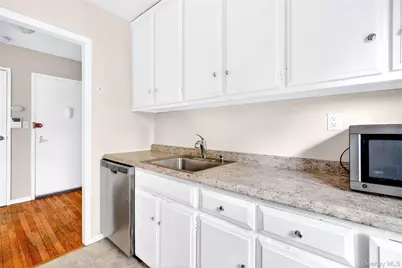 160 Centre Avenue #3M, New Rochelle, NY 10805 - Photo 13