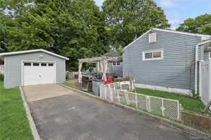350 S Greene Ave, Lindenhurst, NY 11757 - Photo 23