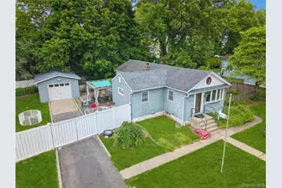 350 S Greene Avenue, Lindenhurst, NY 11757 - Photo 27