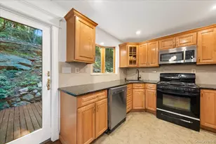 84 Mendham Ave, Hastings on Hudson, NY 10706 - Photo 11