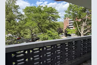 85-10 151 Avenue #2D, Howard Beach, NY 11414 - Photo 3