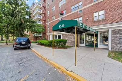85-10 151 Avenue #2D, Howard Beach, NY 11414 - Photo 3