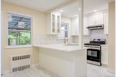 164-38 76th Road, Fresh Meadows, NY 11366 - Photo 5