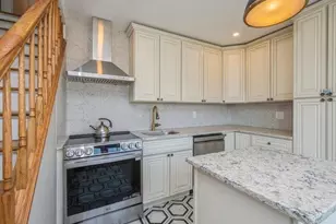 8 Crabtree Ln, Levittown, NY 11756 - Photo 3
