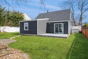8 Crabtree Ln, Levittown, NY 11756 - Photo 17