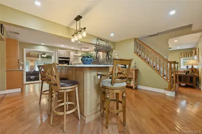 19 Berkshire Road, Bethpage, NY 11714 - Photo 5