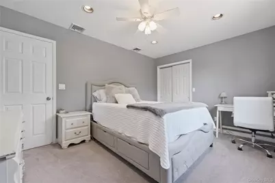 19 Berkshire Road, Bethpage, NY 11714 - Photo 25