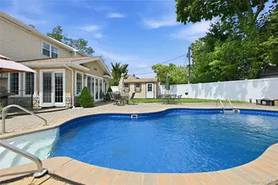 19 Berkshire Road, Bethpage, NY 11714 - Photo 37