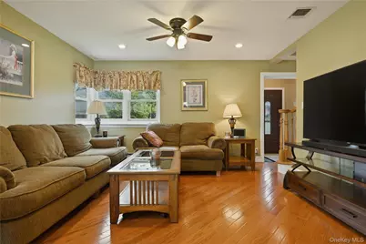19 Berkshire Road, Bethpage, NY 11714 - Photo 13