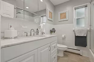 19 Berkshire Rd, Bethpage, NY 11714 - Photo 15