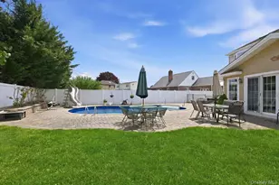 19 Berkshire Rd, Bethpage, NY 11714 - Photo 39