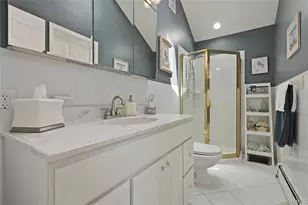 19 Berkshire Rd, Bethpage, NY 11714 - Photo 23