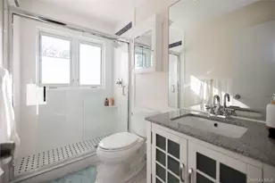220 Pleasure Dr, Riverhead, NY 11901 - Photo 21