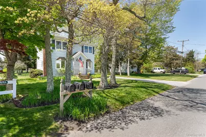 22 W End Avenue, East Quogue, NY 11942 - Photo 29