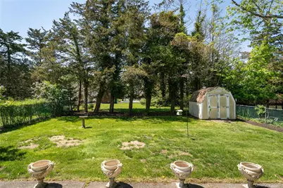 22 W End Avenue, East Quogue, NY 11942 - Photo 25