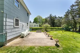 22 West End Ave, East Quogue, NY 11942 - Photo 23
