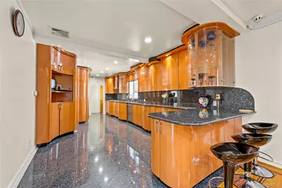 7355 194th Street, Fresh Meadows, NY 11366 - Photo 9