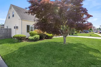 30 Crag Lane, Levittown, NY 11756 - Photo 19