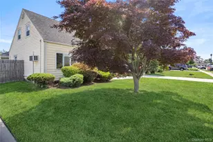 30 Crag Ln, Levittown, NY 11756 - Photo 19