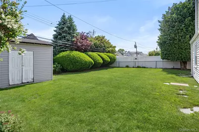 30 Crag Lane, Levittown, NY 11756 - Photo 15