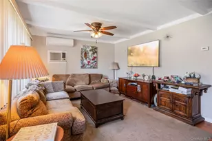 30 Crag Ln, Levittown, NY 11756 - Photo 3