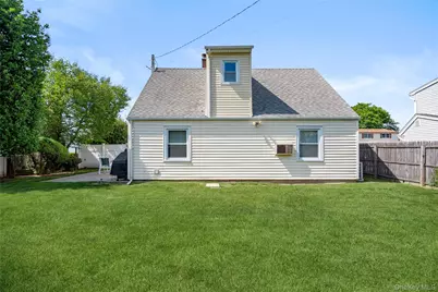 30 Crag Lane, Levittown, NY 11756 - Photo 17