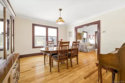 89 Lexington Avenue, Malverne, NY 11565 - Photo 9