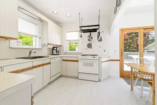 89 Lexington Ave, Malverne, NY 11565 - Photo 13