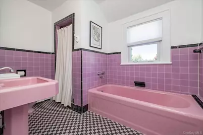 89 Lexington Avenue, Malverne, NY 11565 - Photo 21