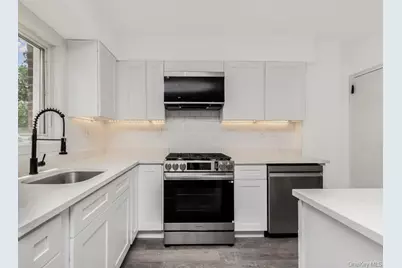 1066 E 219th Street, Bronx, NY 10469 - Photo 9