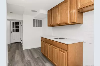 1066 E 219th Street, Bronx, NY 10469 - Photo 27
