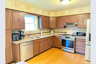 147 Hounslow Road, Shirley, NY 11967 - Photo 9