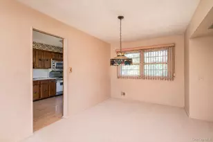 304 Violet St, Massapequa Park, NY 11762 - Photo 5