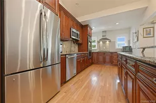 2998 Joyce Ln, Merrick, NY 11566 - Photo 9